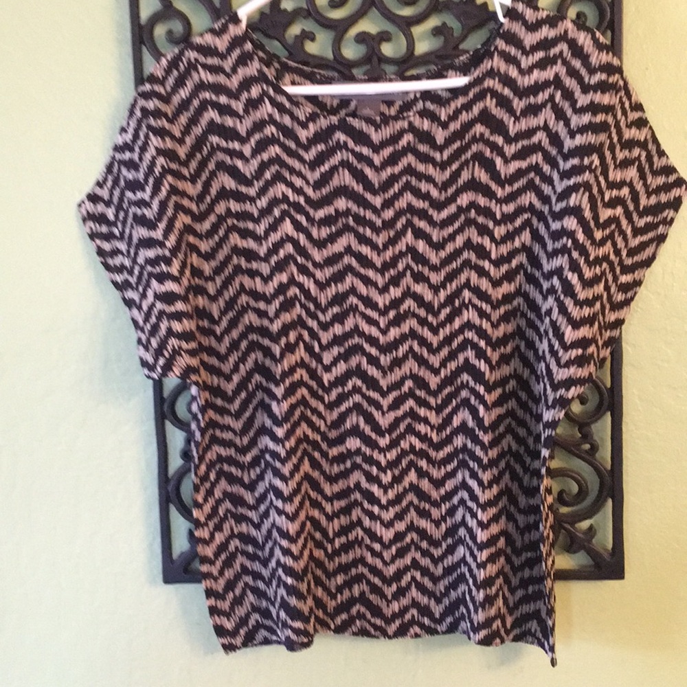 Josephine Black and White Plisse Fabric size L.